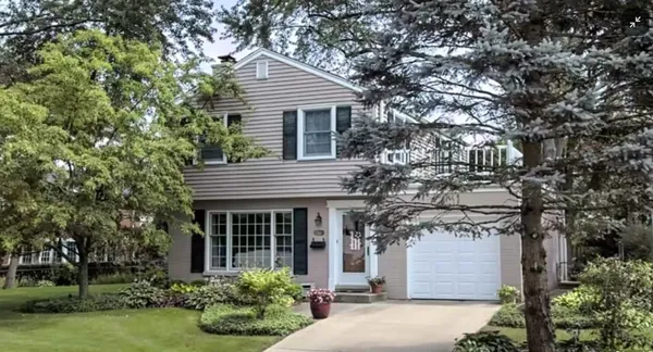 $679,500 | 621 East Grove Street, Arlington Heights, IL 60005