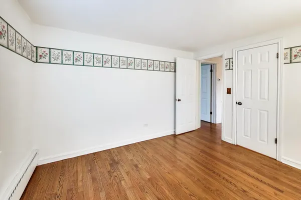 $679,500 | 621 East Grove Street, Arlington Heights, IL 60005
