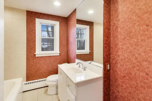 $679,500 | 621 East Grove Street, Arlington Heights, IL 60005