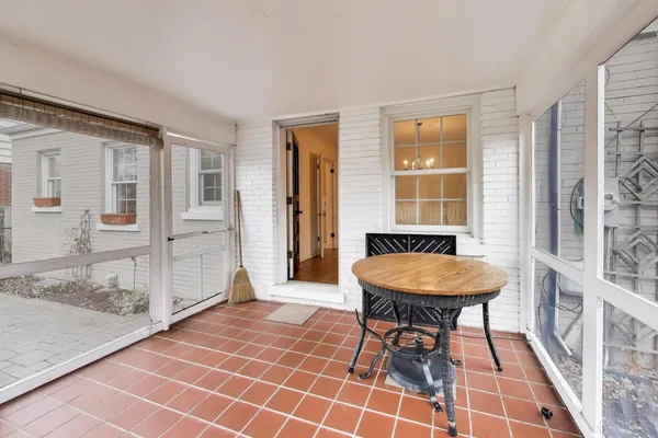 $679,500 | 621 East Grove Street, Arlington Heights, IL 60005