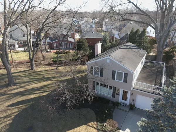 $679,500 | 621 East Grove Street, Arlington Heights, IL 60005