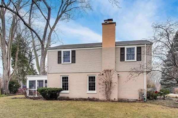 $679,500 | 621 East Grove Street, Arlington Heights, IL 60005