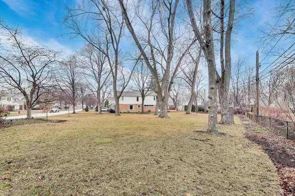 $679,500 | 621 East Grove Street, Arlington Heights, IL 60005