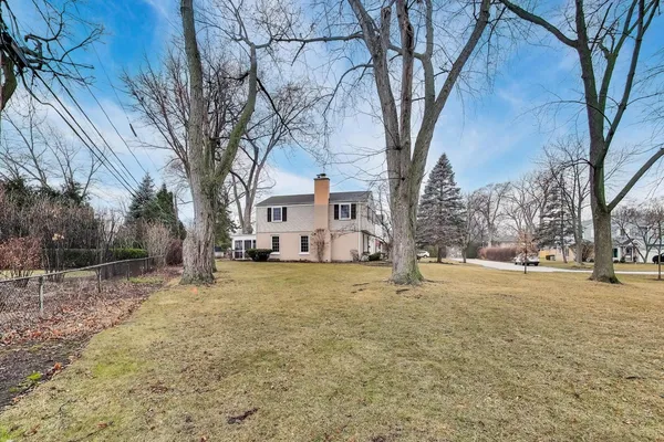 $679,500 | 621 East Grove Street, Arlington Heights, IL 60005