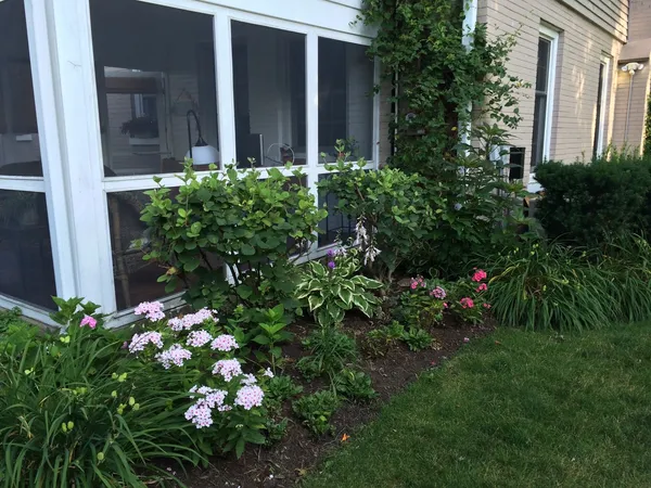 $679,500 | 621 East Grove Street, Arlington Heights, IL 60005