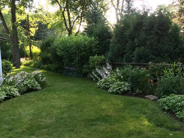 $679,500 | 621 East Grove Street, Arlington Heights, IL 60005