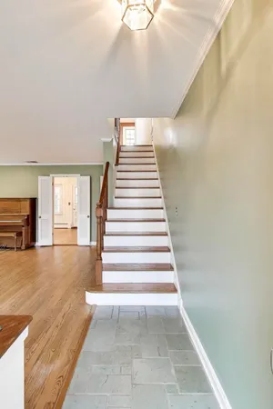 $679,500 | 621 East Grove Street, Arlington Heights, IL 60005