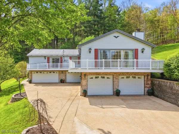 $539,000 | 411 East Mohawk Drive, Malvern, OH 44644