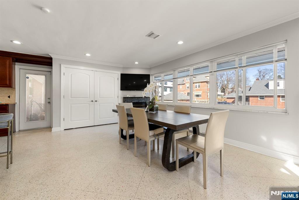 1070 Cumbermeade Road Fort Lee, NJ 07024 - Photo 13 of 38