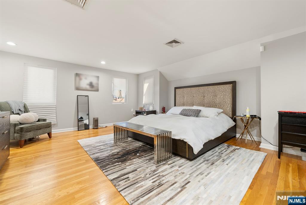 1070 Cumbermeade Road Fort Lee, NJ 07024 - Photo 17 of 38