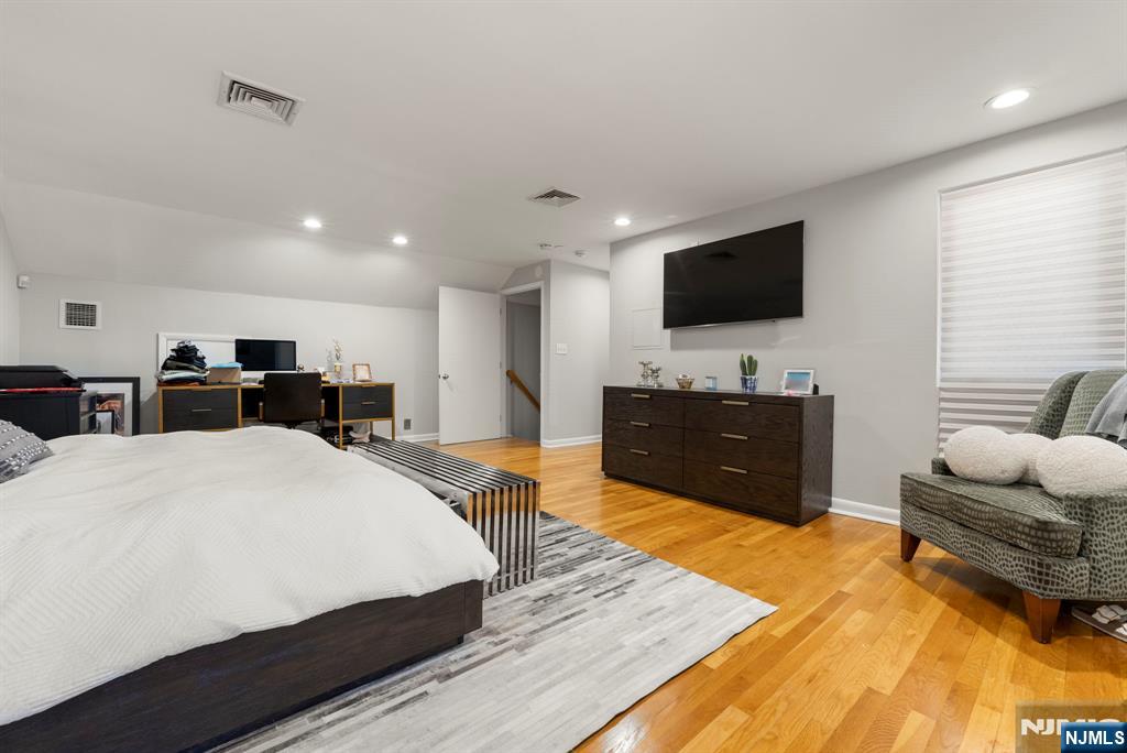 1070 Cumbermeade Road Fort Lee, NJ 07024 - Photo 18 of 38