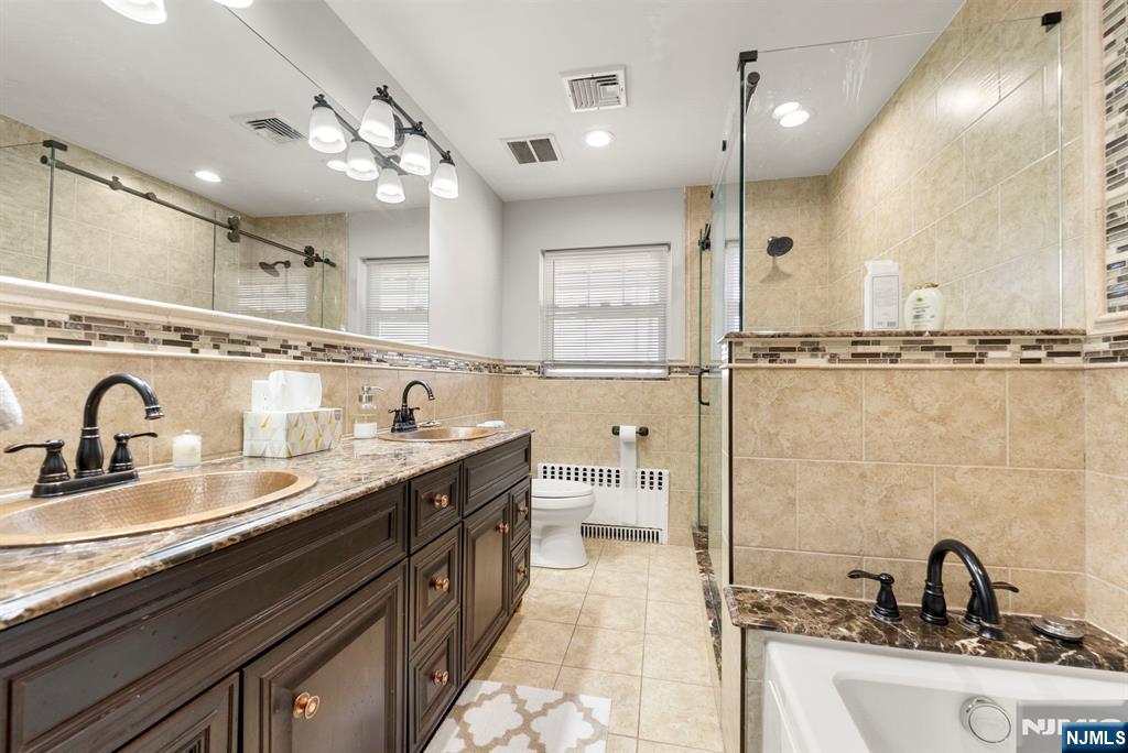 1070 Cumbermeade Road Fort Lee, NJ 07024 - Photo 19 of 38