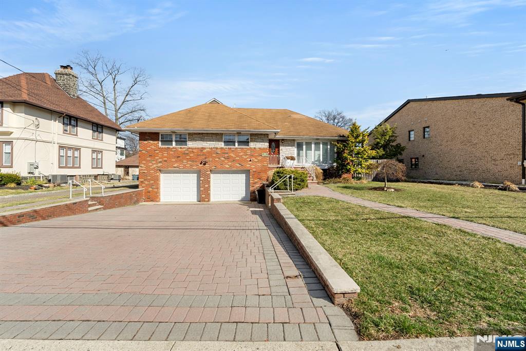 1070 Cumbermeade Road Fort Lee, NJ 07024 - Photo 2 of 38