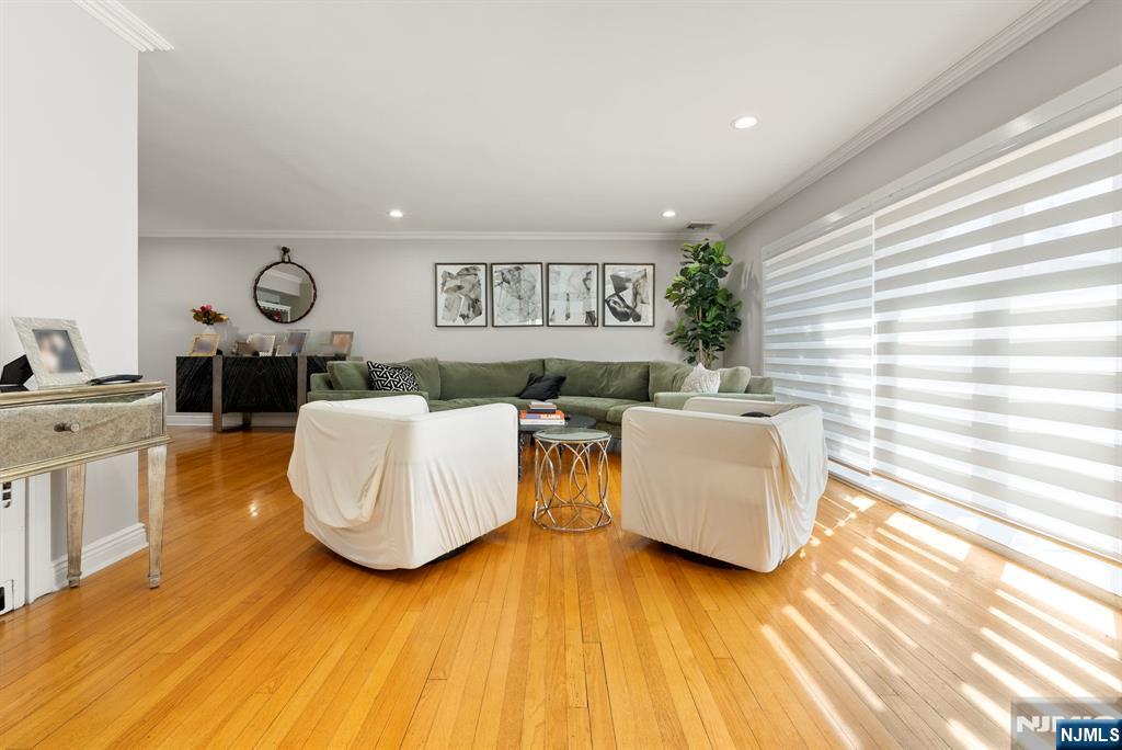 1070 Cumbermeade Road Fort Lee, NJ 07024 - Photo 7 of 38