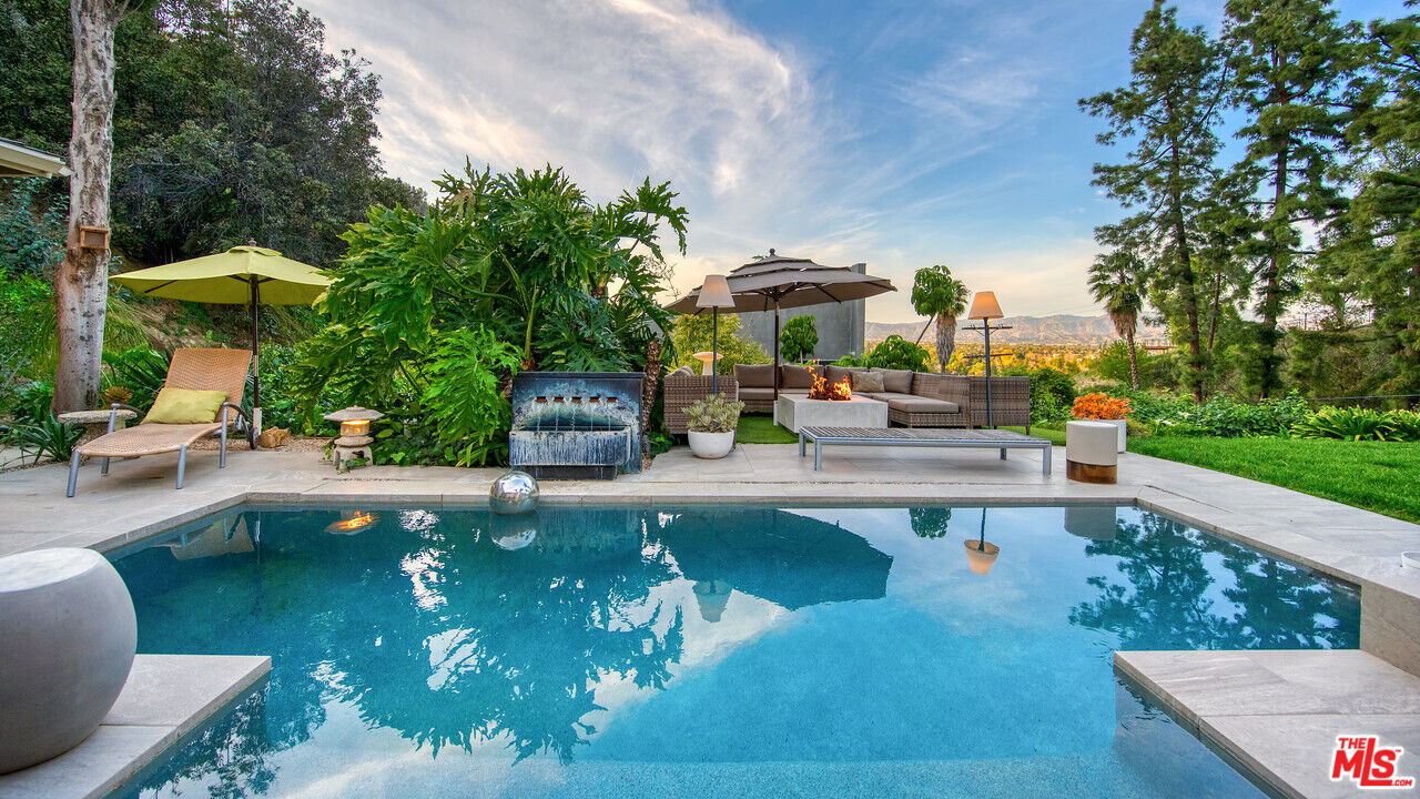 3827 Rhodes Avenue Studio City, CA 91604 - Photo 2 of 28