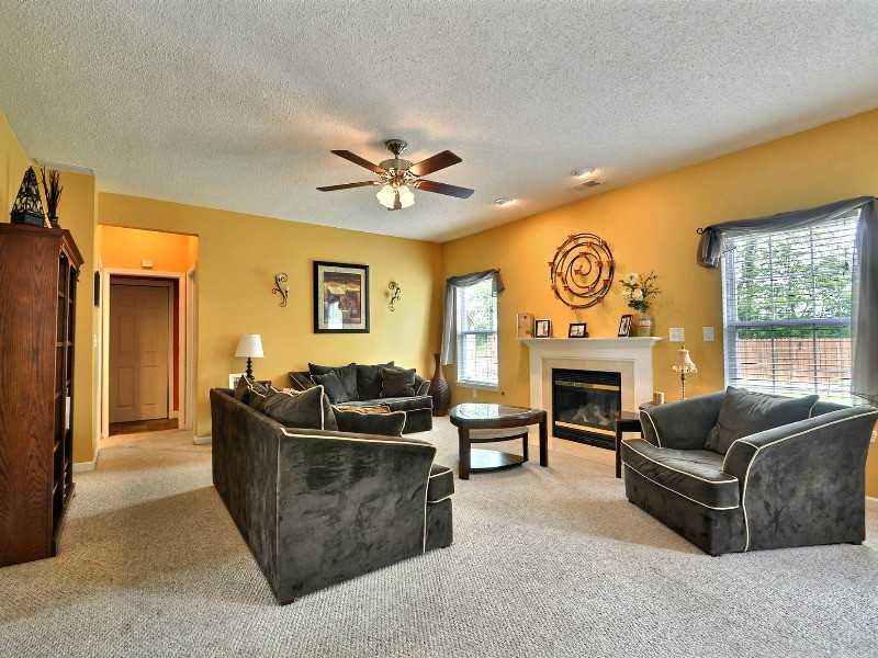 8233 Garden Ridge Road Indianapolis, IN 46237 - Photo 4 of 22 Gallery Image 4