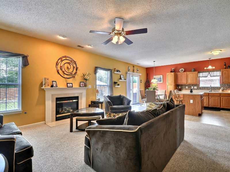 8233 Garden Ridge Road Indianapolis, IN 46237 - Photo 5 of 22 Gallery Image 5