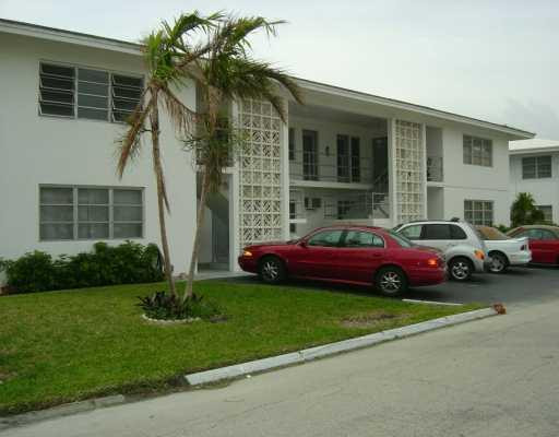 3208 Colony Club Road, Unit 3 Pompano Beach, FL 33062 - Photo 1 of 8 Exterior Front