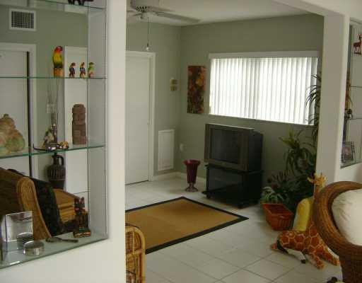 3208 Colony Club Road, Unit 3 Pompano Beach, FL 33062 - Photo 3 of 8 Studio/Study/Office