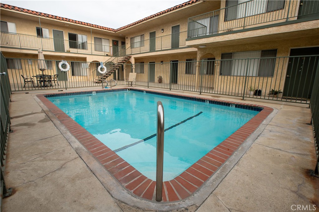 4015 137th Street, Unit 102 Hawthorne, CA 90250 - Photo 5 of 21