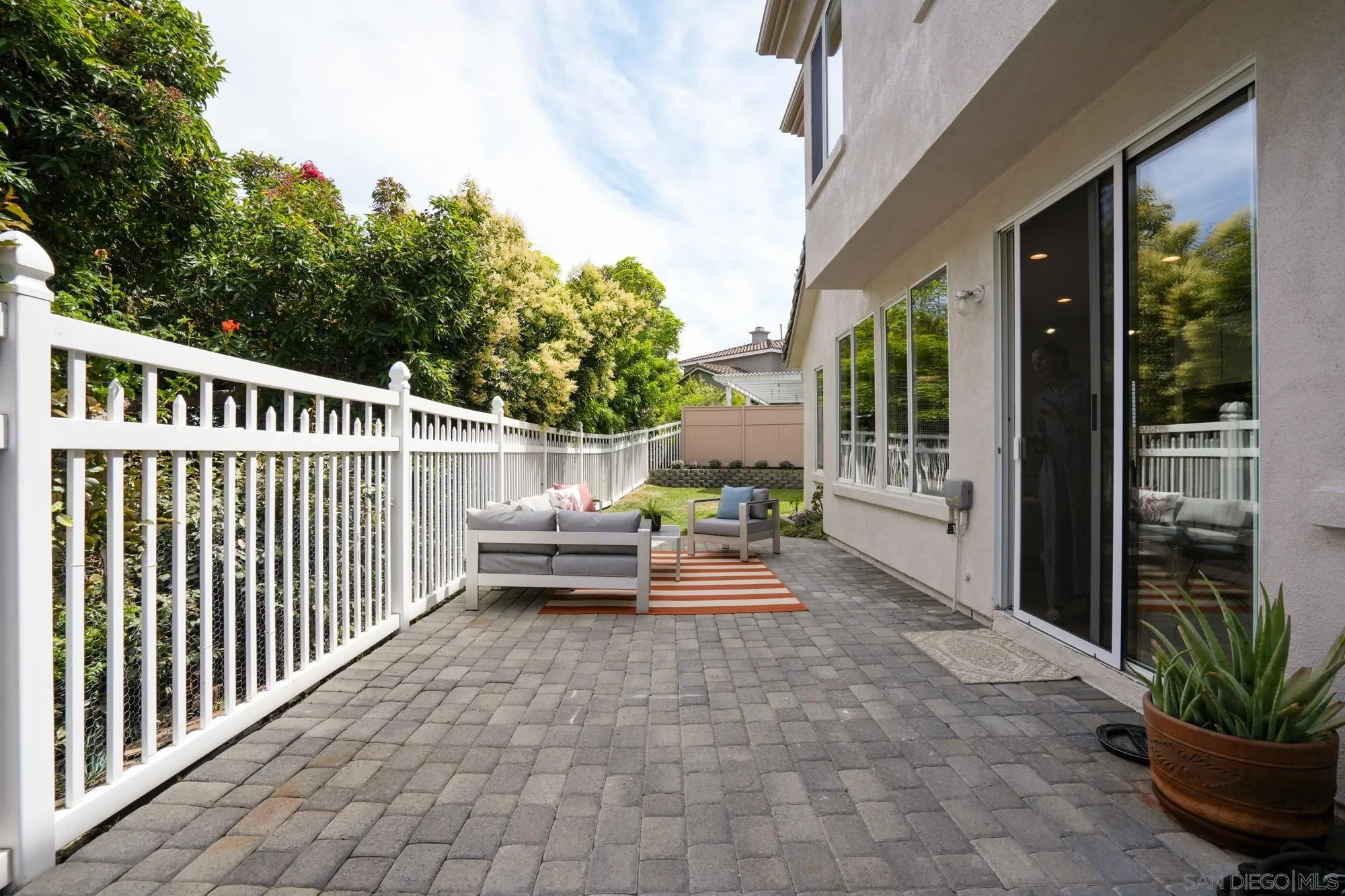 1137 Pacifica Place Encinitas, CA 92024 - Photo 26 of 31 a view of balcony with furniture