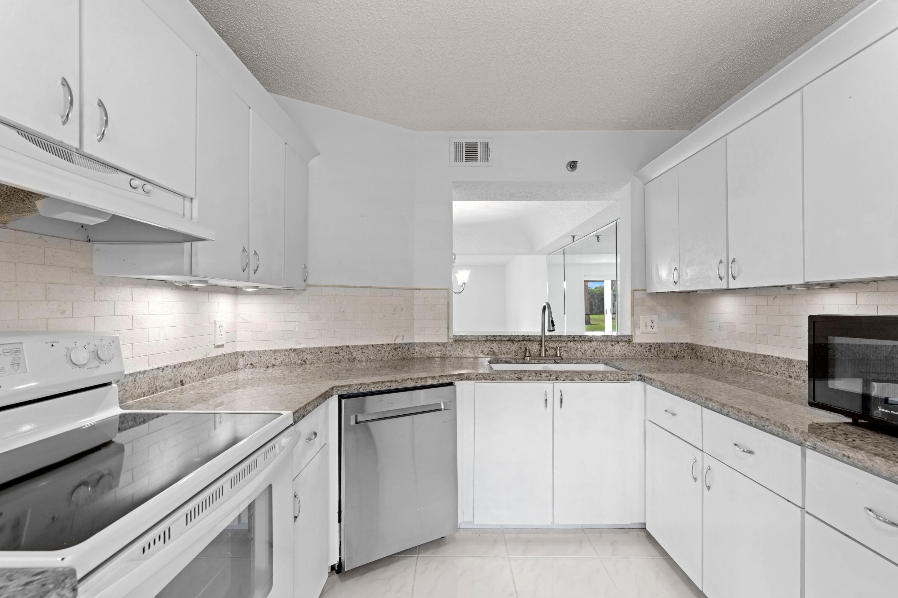 9170 Southwest 14th Street, Unit 4108 Boca Raton, FL 33428 - Photo 8 of 44 Kitchen