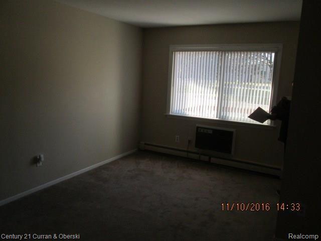 148 Ladd Road, Unit 4 Walled Lake, MI 48390 - Photo 5 of 21