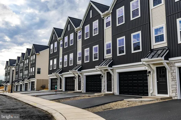 $1,995 | 16 Meredith Way, Carlisle, PA 17013