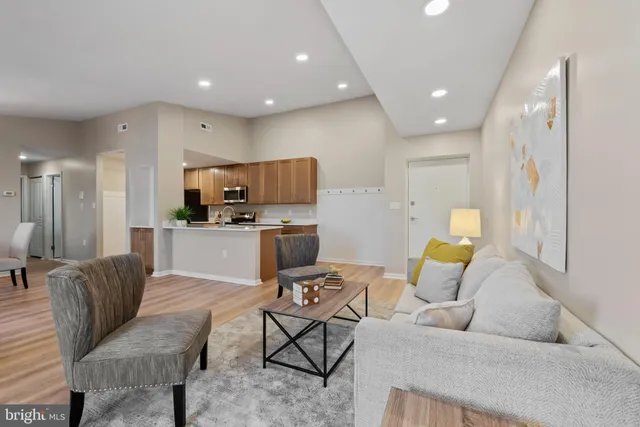 $258,500 | 1102 Castle Harbor Way, Unit 3D, Glen Burnie, MD 21060