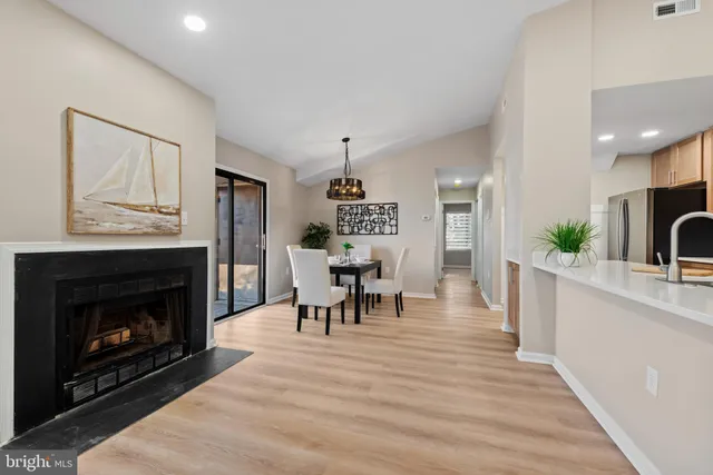 $258,500 | 1102 Castle Harbor Way, Unit 3D, Glen Burnie, MD 21060