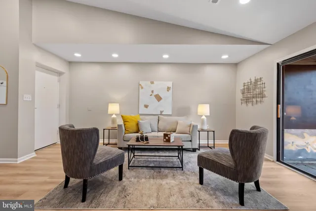 $258,500 | 1102 Castle Harbor Way, Unit 3D, Glen Burnie, MD 21060