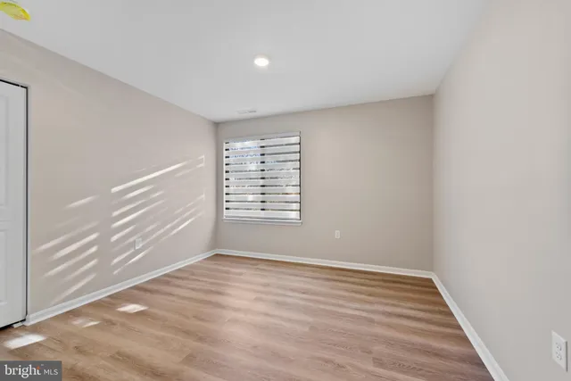 $258,500 | 1102 Castle Harbor Way, Unit 3D, Glen Burnie, MD 21060