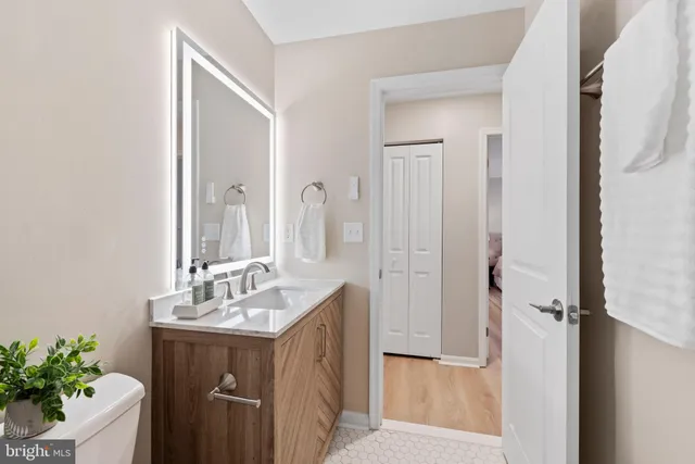 $258,500 | 1102 Castle Harbor Way, Unit 3D, Glen Burnie, MD 21060