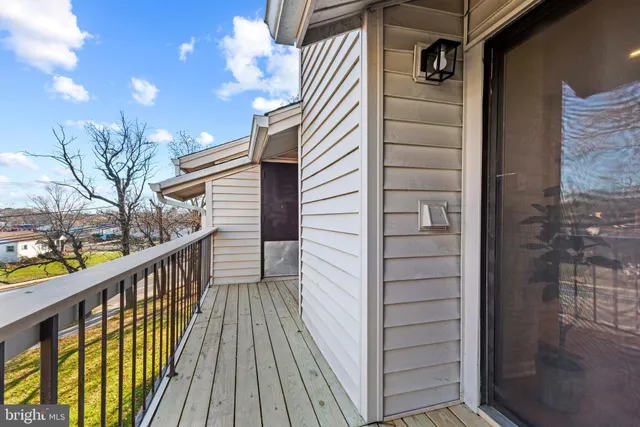 $258,500 | 1102 Castle Harbor Way, Unit 3D, Glen Burnie, MD 21060