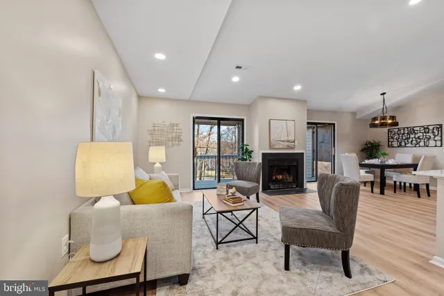 $258,500 | 1102 Castle Harbor Way, Unit 3D, Glen Burnie, MD 21060