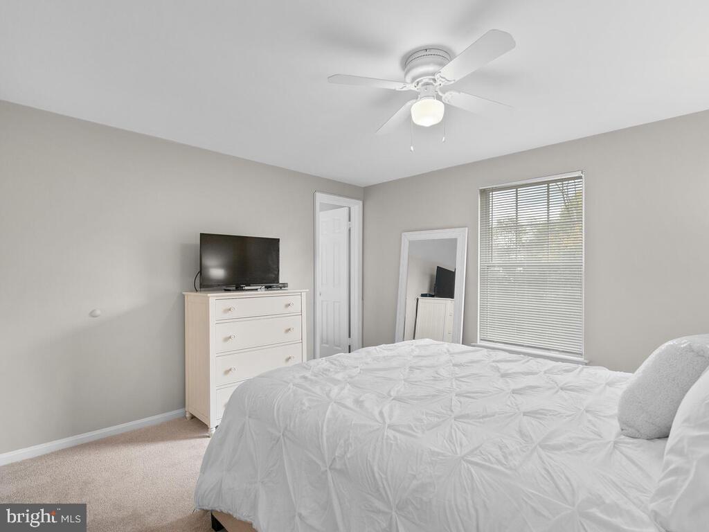 17501 Longview Lane Olney, MD 20832 - Photo 18 of 39 Owner's Bedroom