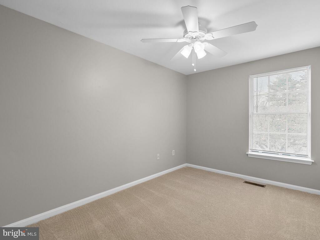 17501 Longview Lane Olney, MD 20832 - Photo 25 of 39 Bedroom 3