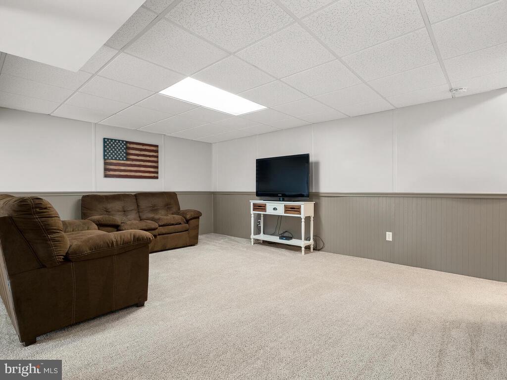 17501 Longview Lane Olney, MD 20832 - Photo 28 of 39 Perfect for watching movies or TV