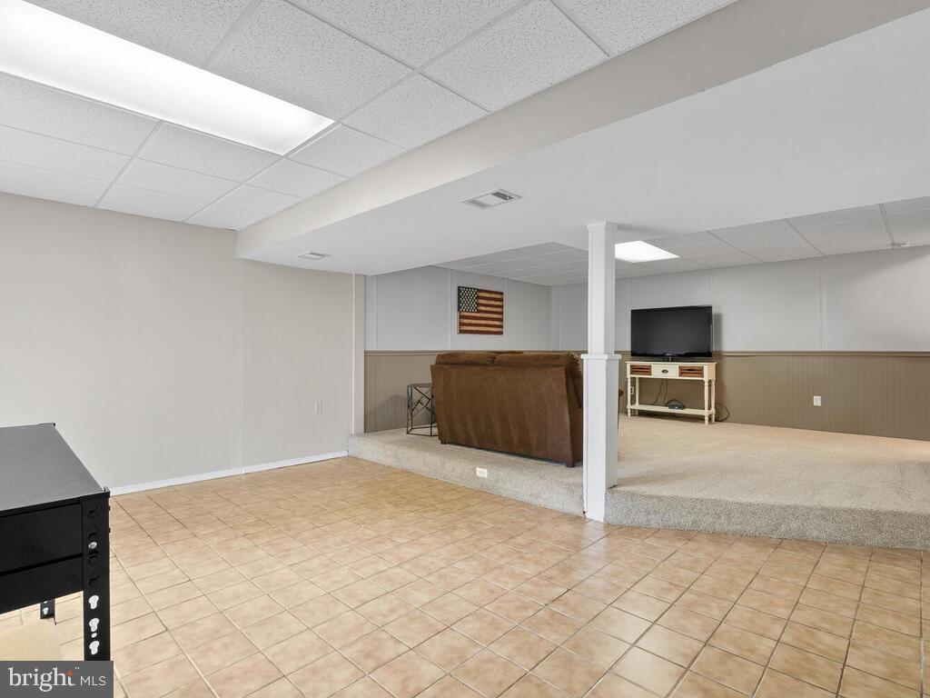 17501 Longview Lane Olney, MD 20832 - Photo 30 of 39 Plenty of room for fun
