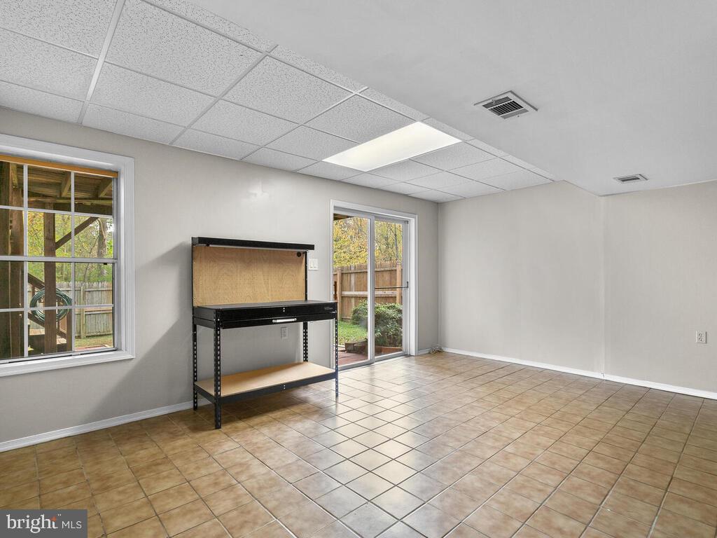 17501 Longview Lane Olney, MD 20832 - Photo 31 of 39 Basement/workshop area