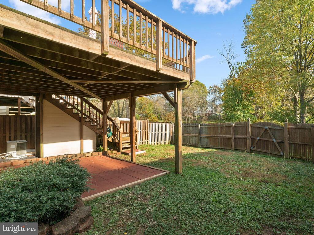 17501 Longview Lane Olney, MD 20832 - Photo 33 of 39 Spacious deck, terrace and yard