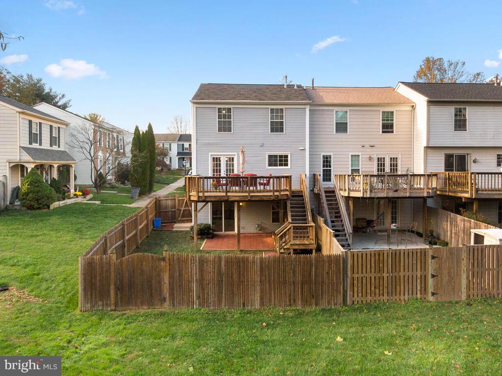 17501 Longview Lane Olney, MD 20832 - Photo 34 of 39 End-Units are Awesome
