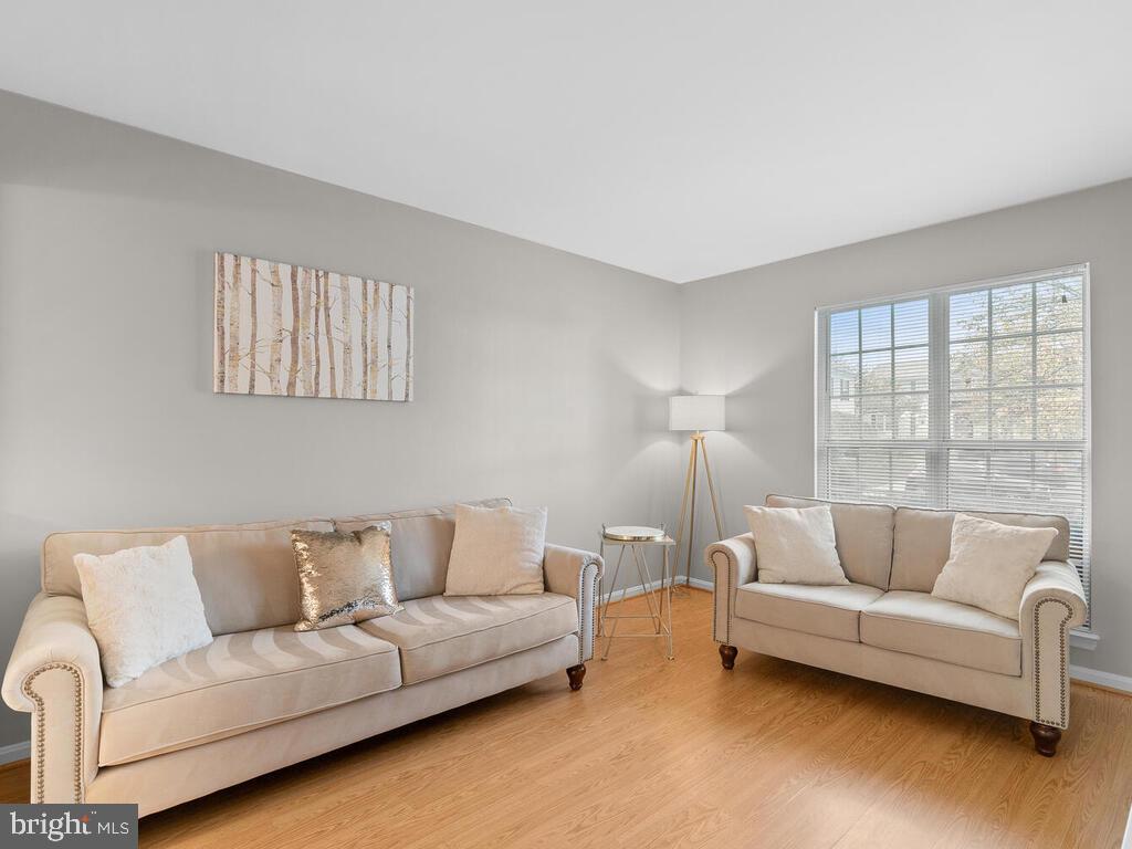 17501 Longview Lane Olney, MD 20832 - Photo 7 of 39 Sunny and bright