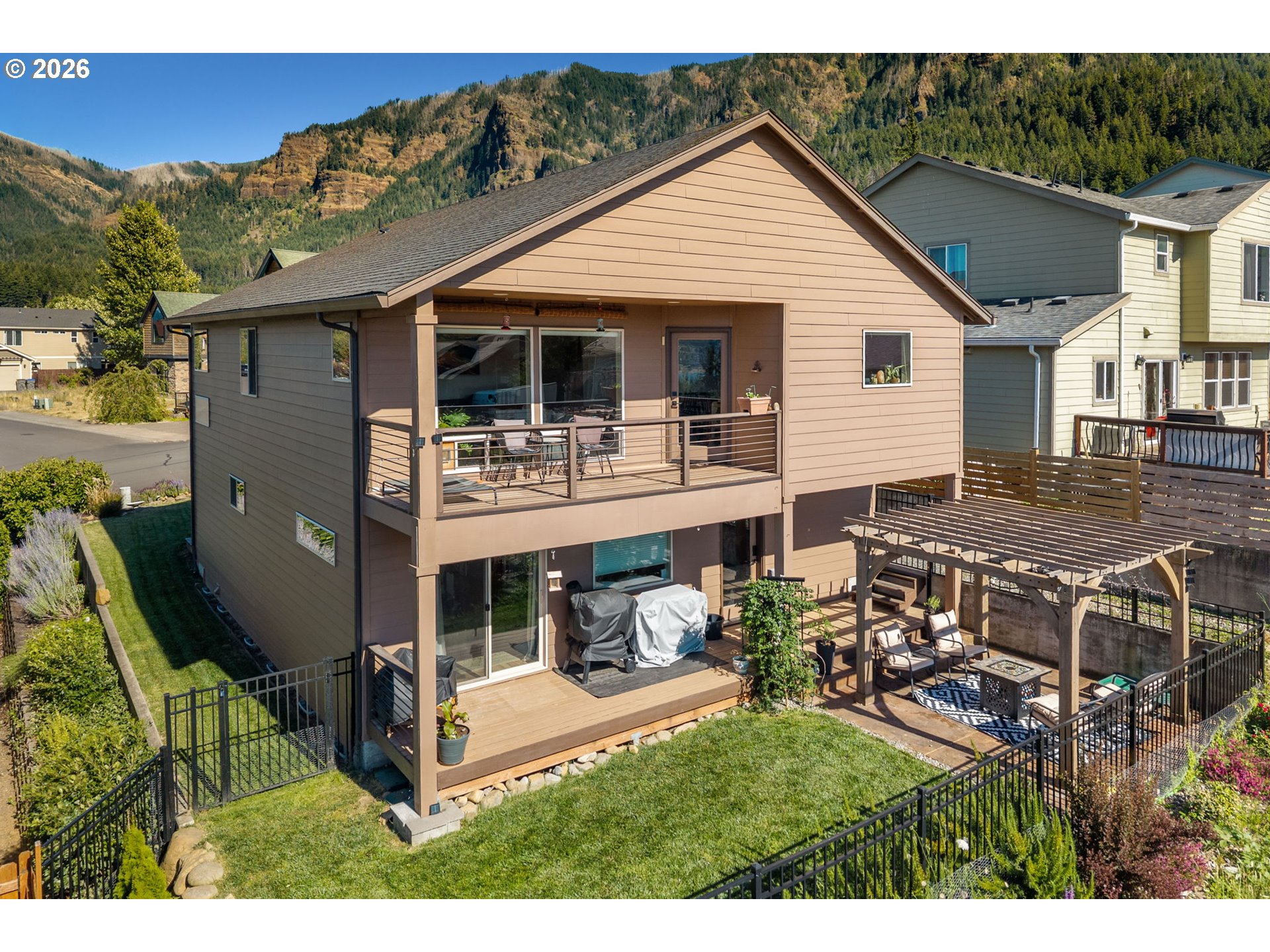 91 Warm Springs Drive Cascade Locks, OR 97014 - Photo 5 of 45 Exterior