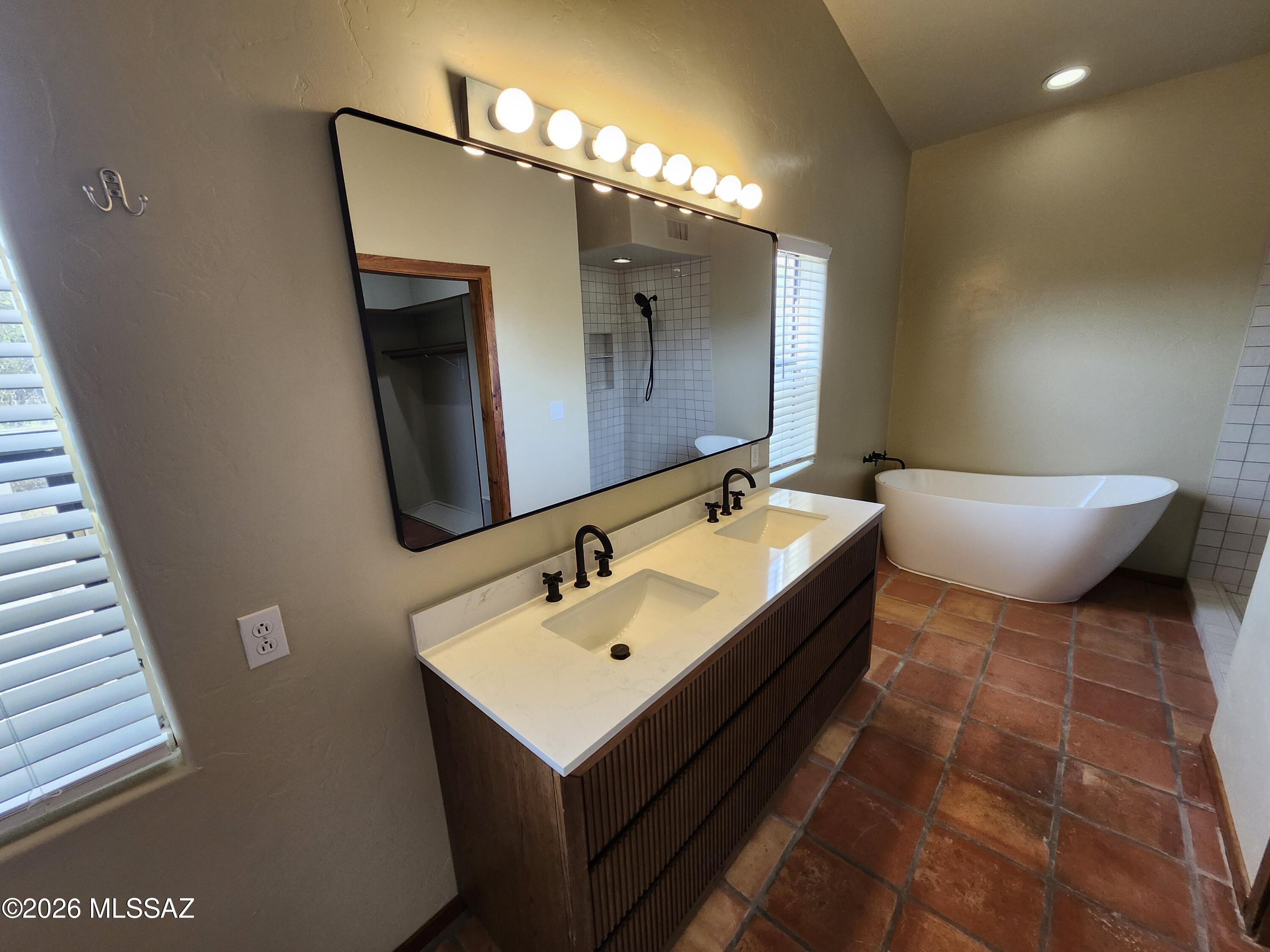 11065 East Snyder Road Tucson, AZ 85749 - Photo 27 of 49 original - 2026-07-06T152418.371