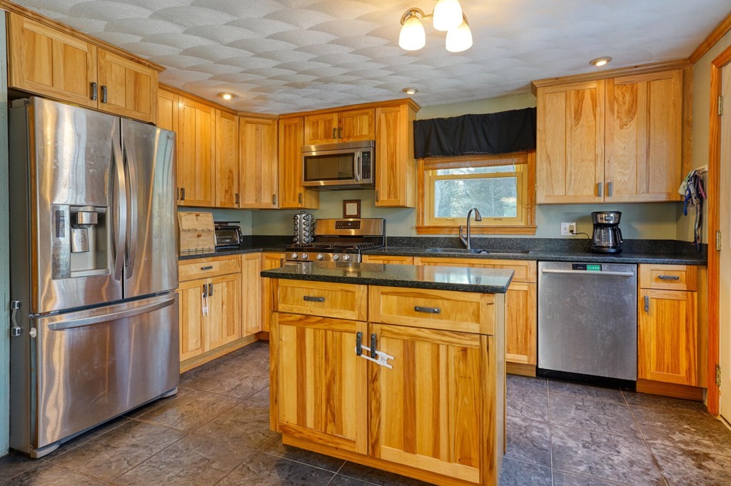 114 Salem Road Tewksbury, MA 01876 - Photo 8 of 28