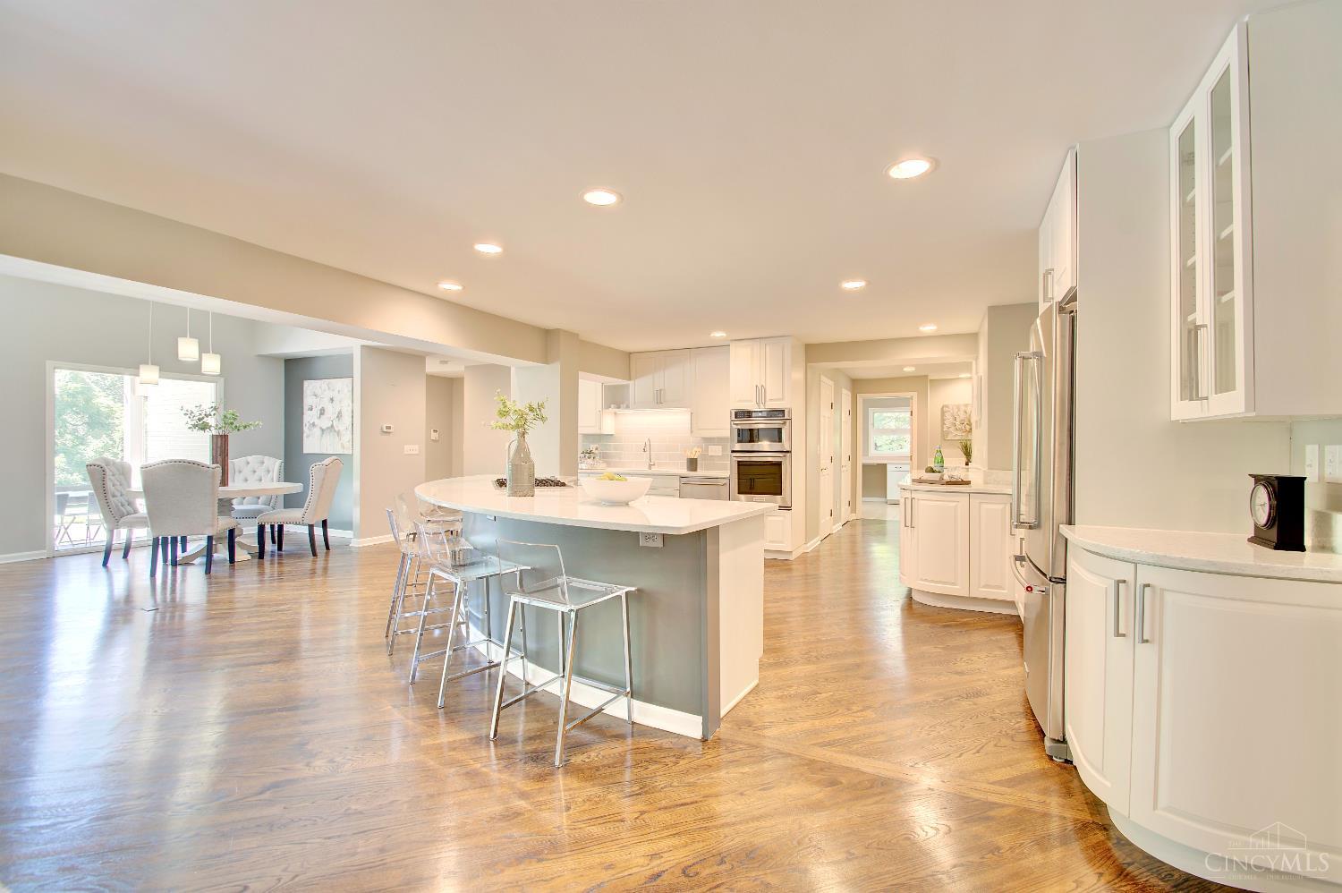 5995 Drake Road Cincinnati, OH 45243 - Photo 12 of 80