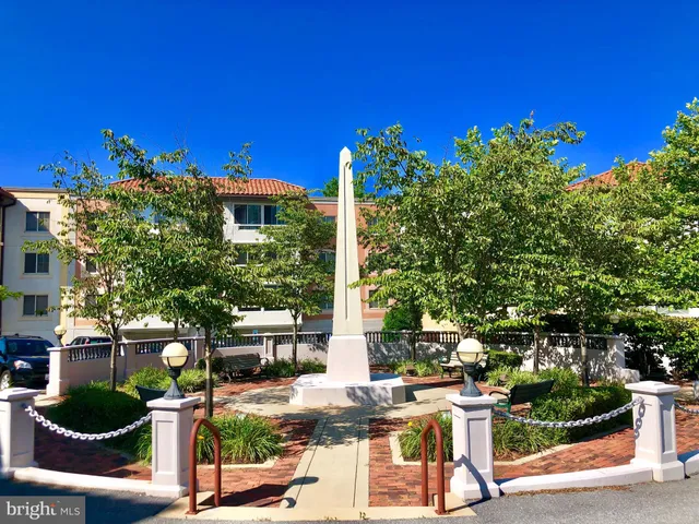 $365,000 | 14801 Pennfield Circle, Unit 302, Silver Spring, MD 20906