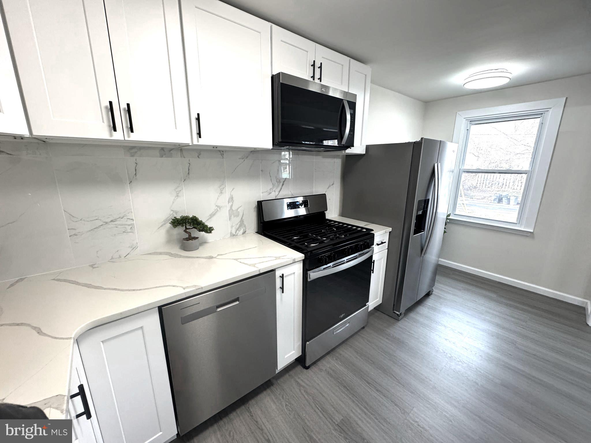 2098 Kent Road Folcroft, PA 19032 - Photo 13 of 21 Quartz counter top