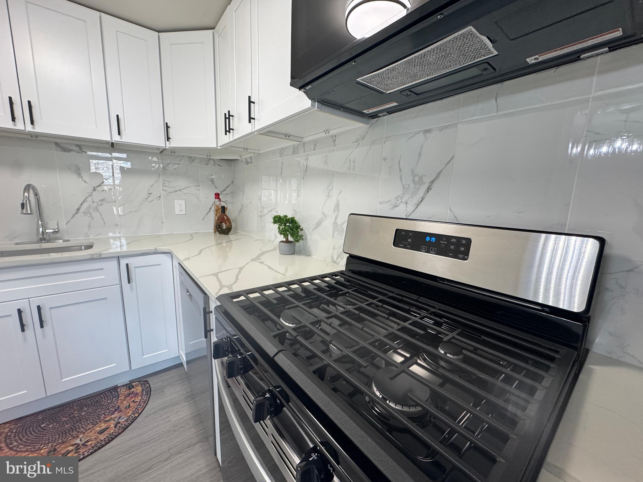 2098 Kent Road Folcroft, PA 19032 - Photo 14 of 21 stainless appliance